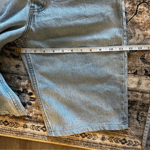 Vintage Levi’s Y2K denim Jean shorts Jorts - Picture 8 of 9